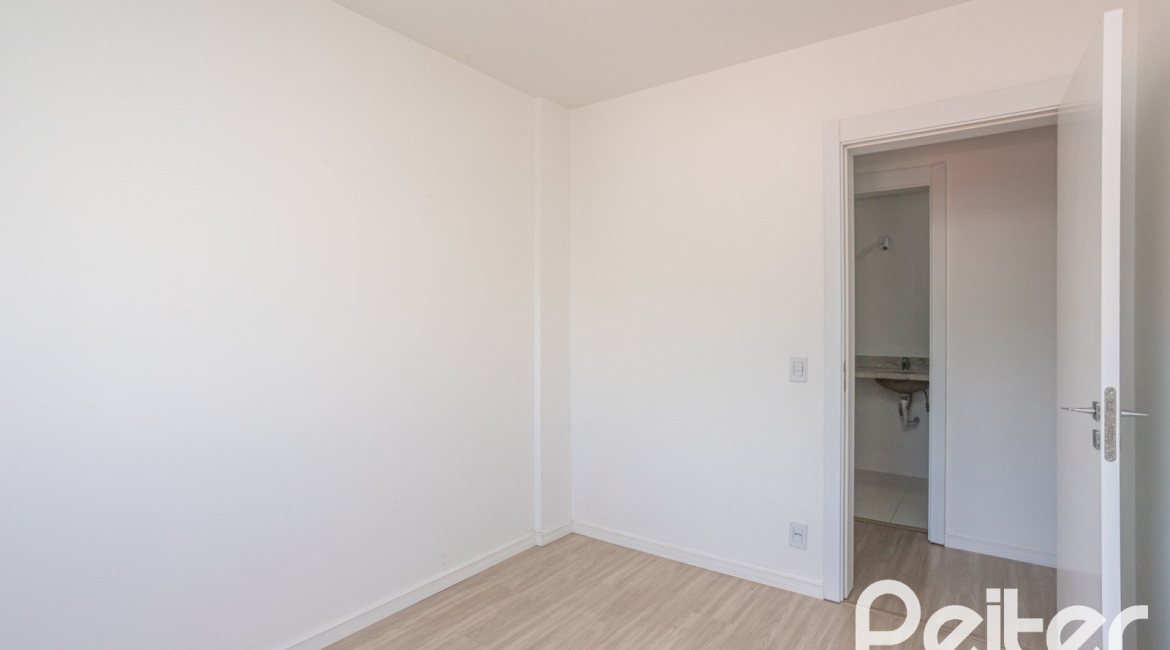 Apartamento à venda com 94m², 3 dormitórios, 1 suíte, 2 vagas, no bairro Ipanema em Porto Alegre