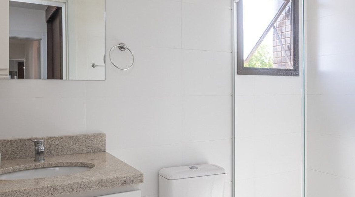 Apartamento à venda com 94m², 3 dormitórios, 1 suíte, 2 vagas, no bairro Ipanema em Porto Alegre