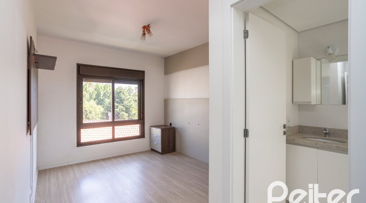 Apartamento à venda com 94m², 3 dormitórios, 1 suíte, 2 vagas, no bairro Ipanema em Porto Alegre
