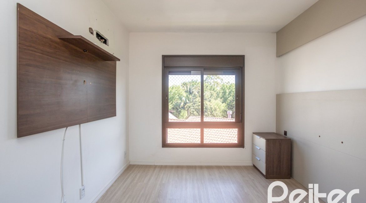 Apartamento à venda com 94m², 3 dormitórios, 1 suíte, 2 vagas, no bairro Ipanema em Porto Alegre