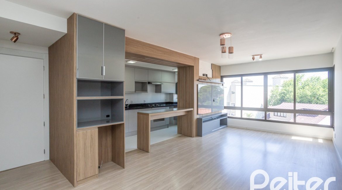 Apartamento à venda com 94m², 3 dormitórios, 1 suíte, 2 vagas, no bairro Ipanema em Porto Alegre