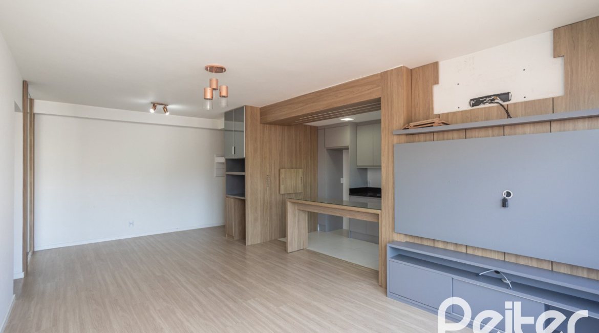 Apartamento à venda com 94m², 3 dormitórios, 1 suíte, 2 vagas, no bairro Ipanema em Porto Alegre