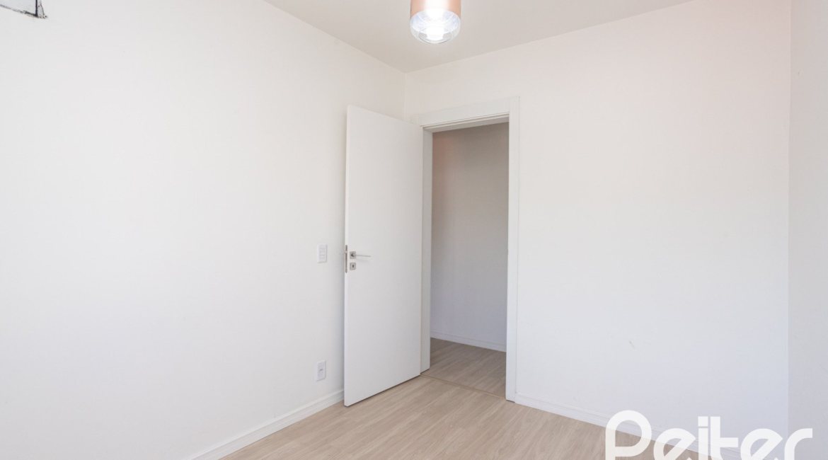 Apartamento à venda com 94m², 3 dormitórios, 1 suíte, 2 vagas, no bairro Ipanema em Porto Alegre