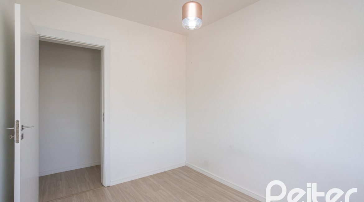 Apartamento à venda com 94m², 3 dormitórios, 1 suíte, 2 vagas, no bairro Ipanema em Porto Alegre