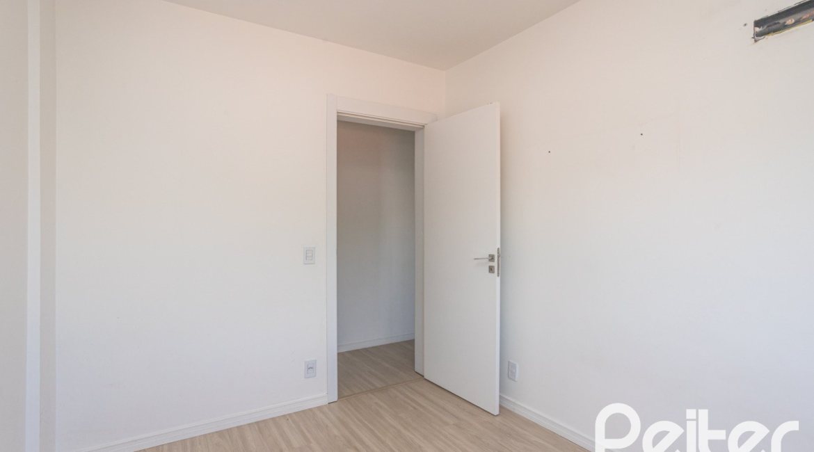Apartamento à venda com 94m², 3 dormitórios, 1 suíte, 2 vagas, no bairro Ipanema em Porto Alegre
