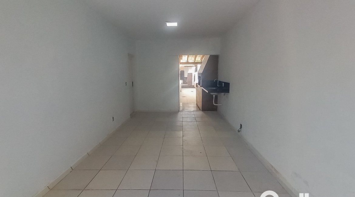 Casa à venda com 162m², 3 dormitórios, 1 suíte, 3 vagas, no bairro Guarujá em Porto Alegre