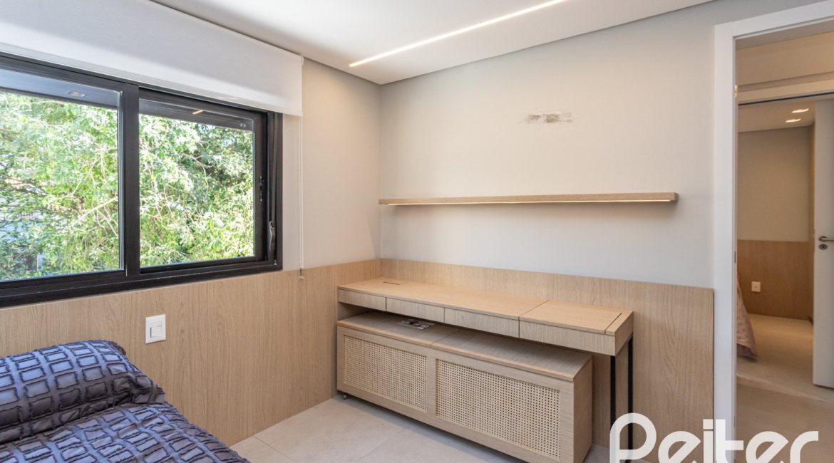 Apartamento à venda com 112m², 3 dormitórios, 3 suítes, 2 vagas, no bairro Cristal em Porto Alegre