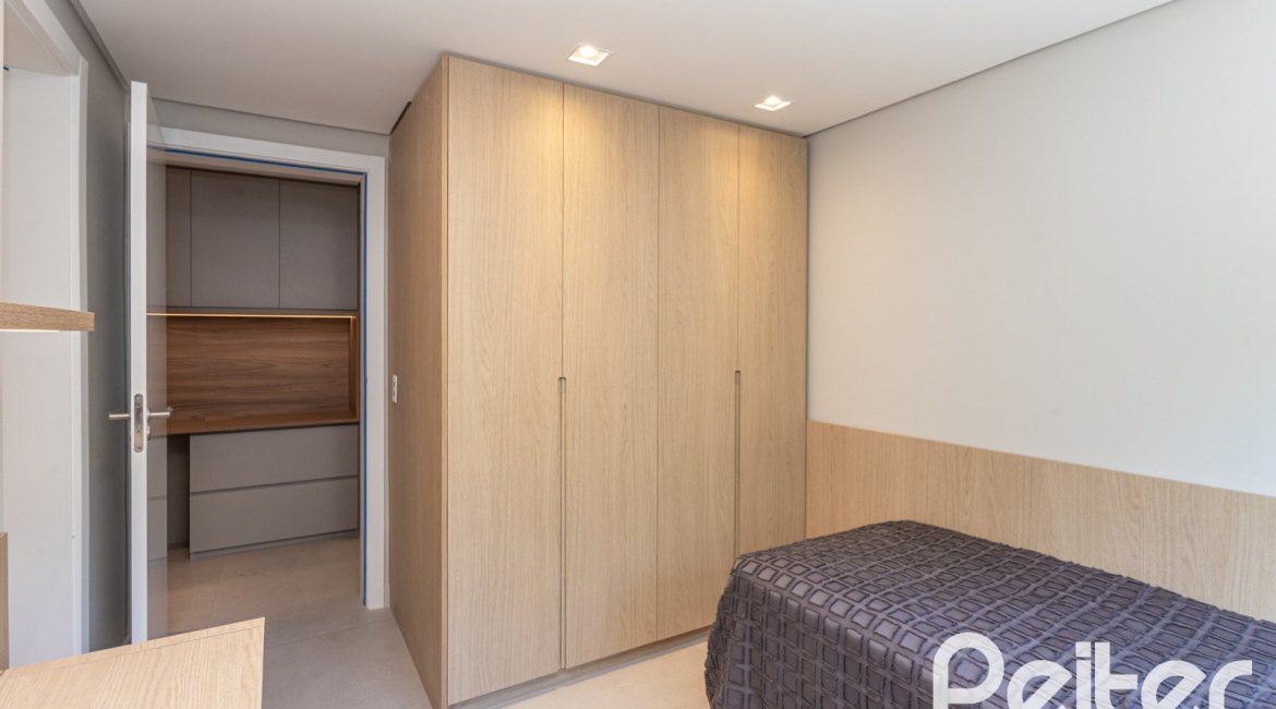 Apartamento à venda com 112m², 3 dormitórios, 3 suítes, 2 vagas, no bairro Cristal em Porto Alegre