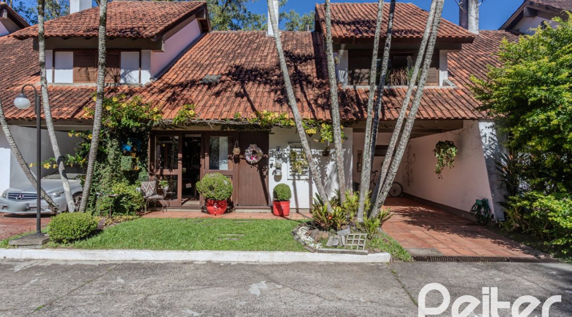 Casa em Condomínio à venda com 220m², 3 dormitórios, 1 suíte, 3 vagas, no bairro Ipanema em Porto Alegre
