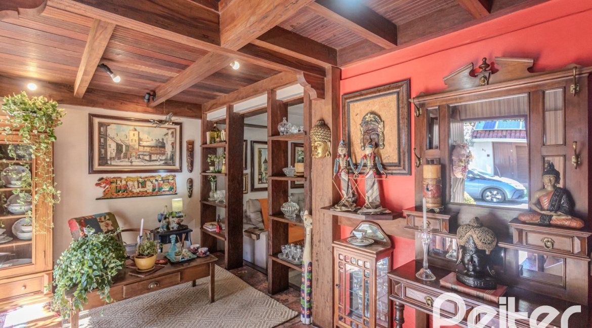 Casa em Condomínio à venda com 220m², 3 dormitórios, 1 suíte, 3 vagas, no bairro Ipanema em Porto Alegre