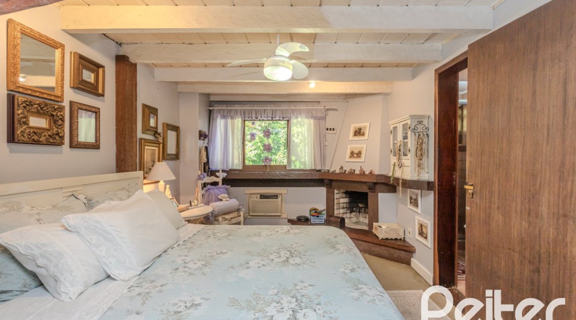 Casa em Condomínio à venda com 220m², 3 dormitórios, 1 suíte, 3 vagas, no bairro Ipanema em Porto Alegre