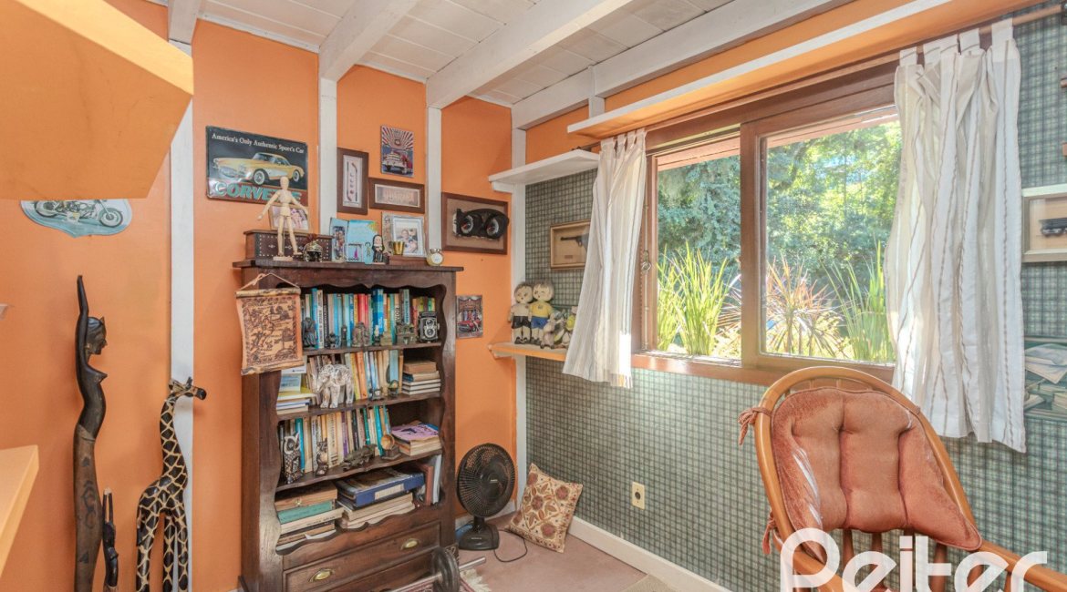 Casa em Condomínio à venda com 220m², 3 dormitórios, 1 suíte, 3 vagas, no bairro Ipanema em Porto Alegre