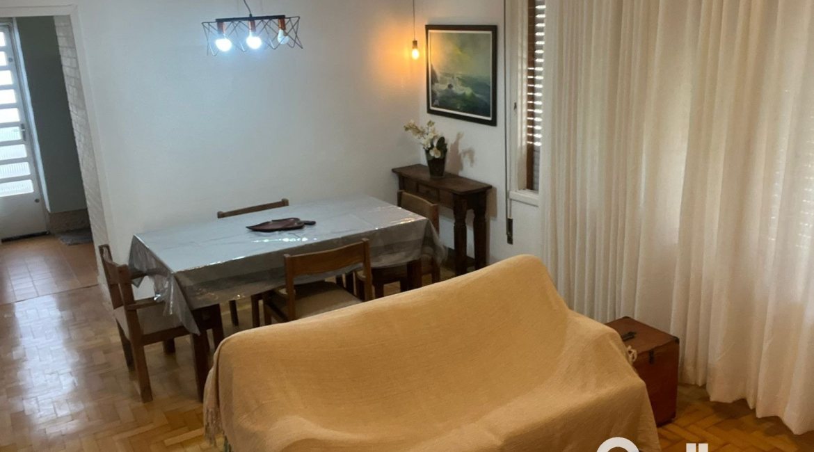 Casa à venda com 155m², 3 dormitórios, 3 vagas, no bairro Ipanema em Porto Alegre