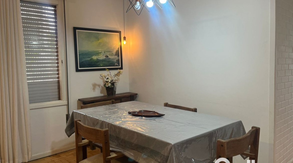 Casa à venda com 155m², 3 dormitórios, 3 vagas, no bairro Ipanema em Porto Alegre