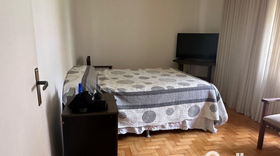 Casa à venda com 155m², 3 dormitórios, 3 vagas, no bairro Ipanema em Porto Alegre