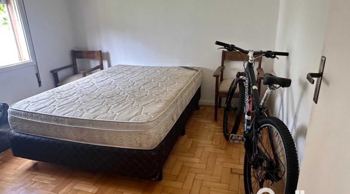 Casa à venda com 155m², 3 dormitórios, 3 vagas, no bairro Ipanema em Porto Alegre