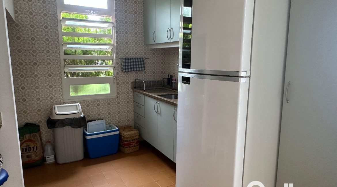 Casa à venda com 155m², 3 dormitórios, 3 vagas, no bairro Ipanema em Porto Alegre