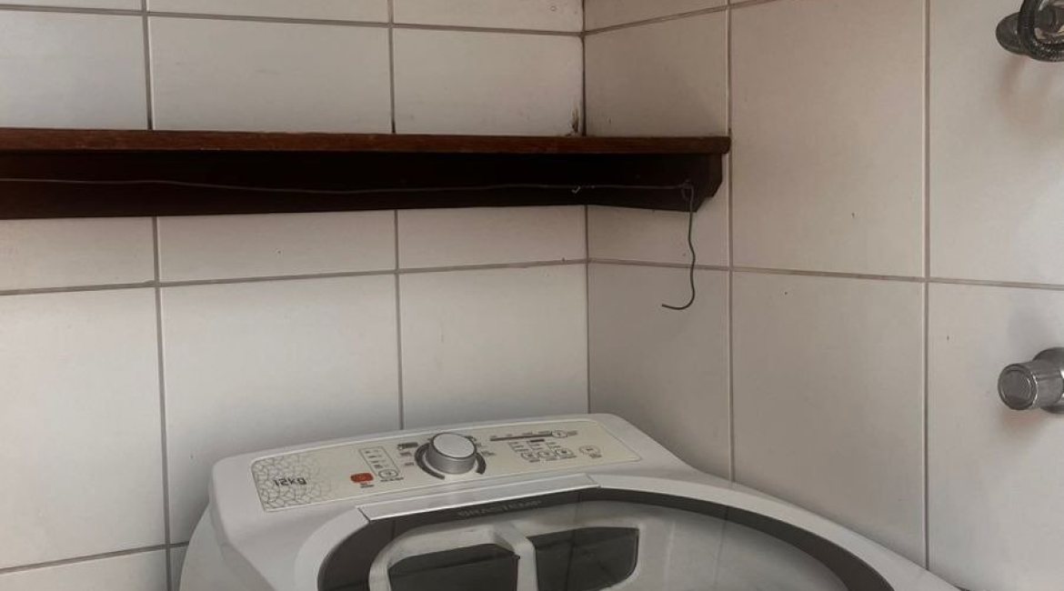 Casa à venda com 155m², 3 dormitórios, 3 vagas, no bairro Ipanema em Porto Alegre