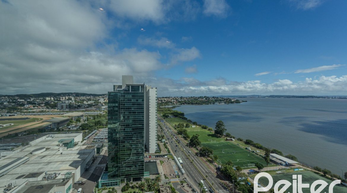 Comercial à venda com 40m², 1 vaga, no bairro Cristal em Porto Alegre
