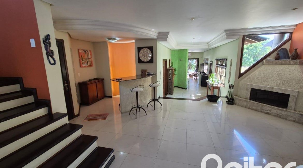Casa à venda com 357m², 3 dormitórios, 1 suíte, 4 vagas, no bairro Tristeza em Porto Alegre