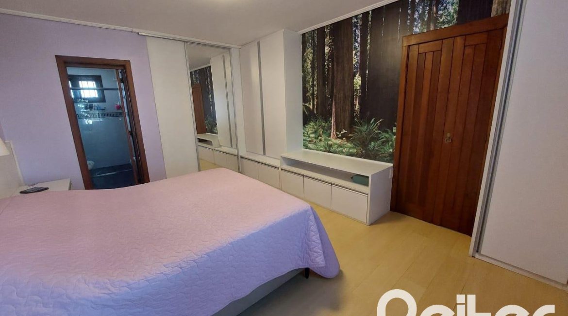 Casa à venda com 357m², 3 dormitórios, 1 suíte, 4 vagas, no bairro Tristeza em Porto Alegre