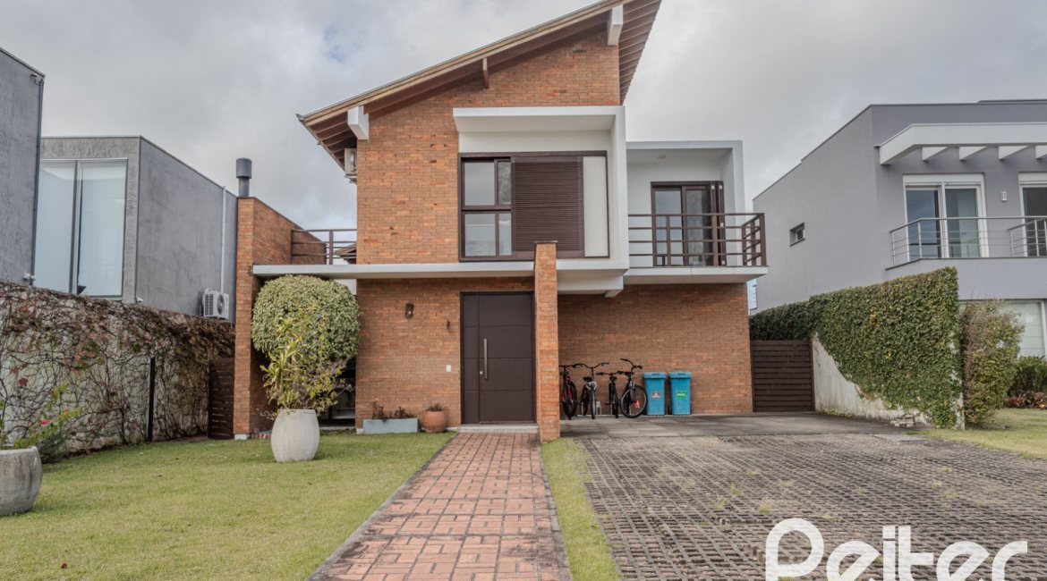 Casa em Condomínio à venda com 336m², 4 dormitórios, 4 suítes, 4 vagas, no bairro Terra Ville em PORTO ALEGRE