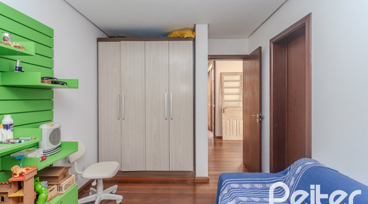 Casa em Condomínio à venda com 336m², 4 dormitórios, 4 suítes, 4 vagas, no bairro Terra Ville em PORTO ALEGRE