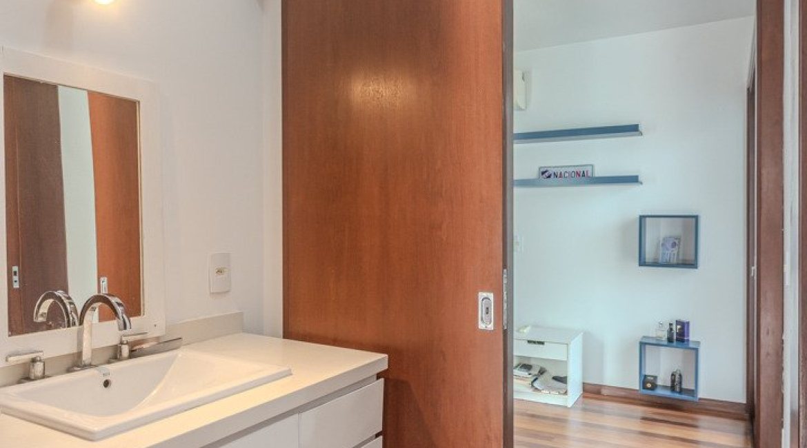 Casa em Condomínio à venda com 336m², 4 dormitórios, 4 suítes, 4 vagas, no bairro Terra Ville em PORTO ALEGRE