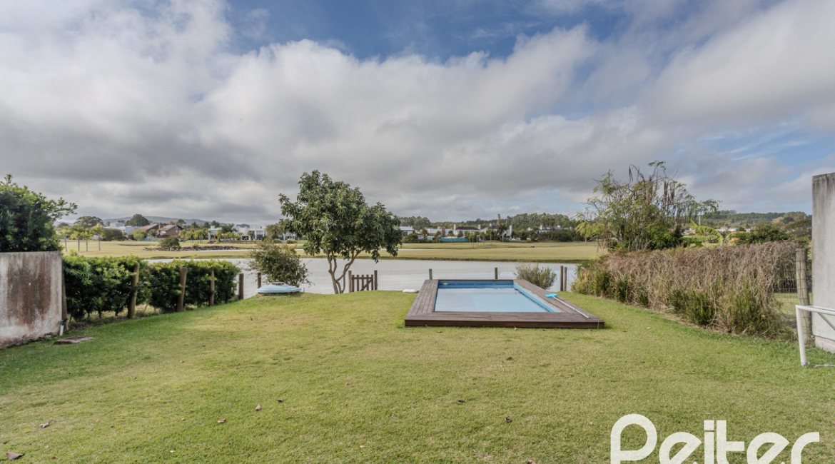 Casa em Condomínio à venda com 336m², 4 dormitórios, 4 suítes, 4 vagas, no bairro Terra Ville em PORTO ALEGRE