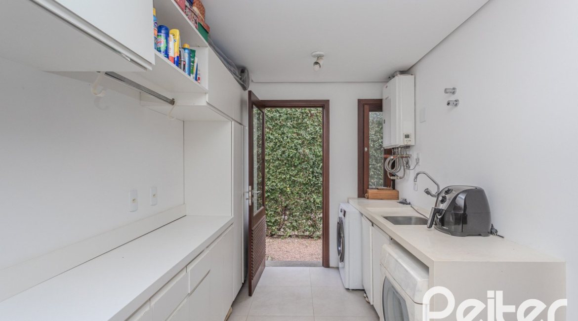 Casa em Condomínio à venda com 336m², 4 dormitórios, 4 suítes, 4 vagas, no bairro Terra Ville em PORTO ALEGRE