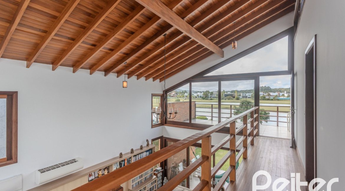 Casa em Condomínio à venda com 336m², 4 dormitórios, 4 suítes, 4 vagas, no bairro Terra Ville em PORTO ALEGRE