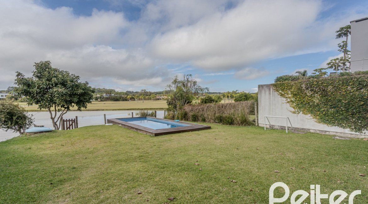 Casa em Condomínio à venda com 336m², 4 dormitórios, 4 suítes, 4 vagas, no bairro Terra Ville em PORTO ALEGRE