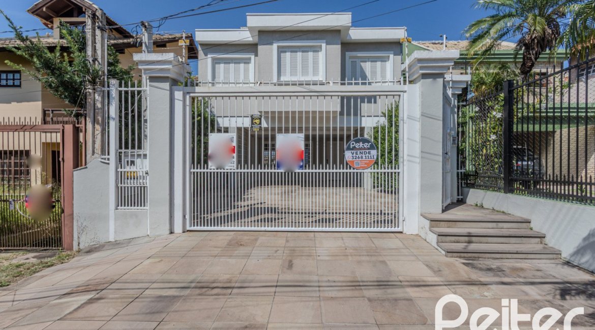 Casa à venda com 225m², 4 dormitórios, 4 suítes, 4 vagas, no bairro Espírito Santo em Porto Alegre