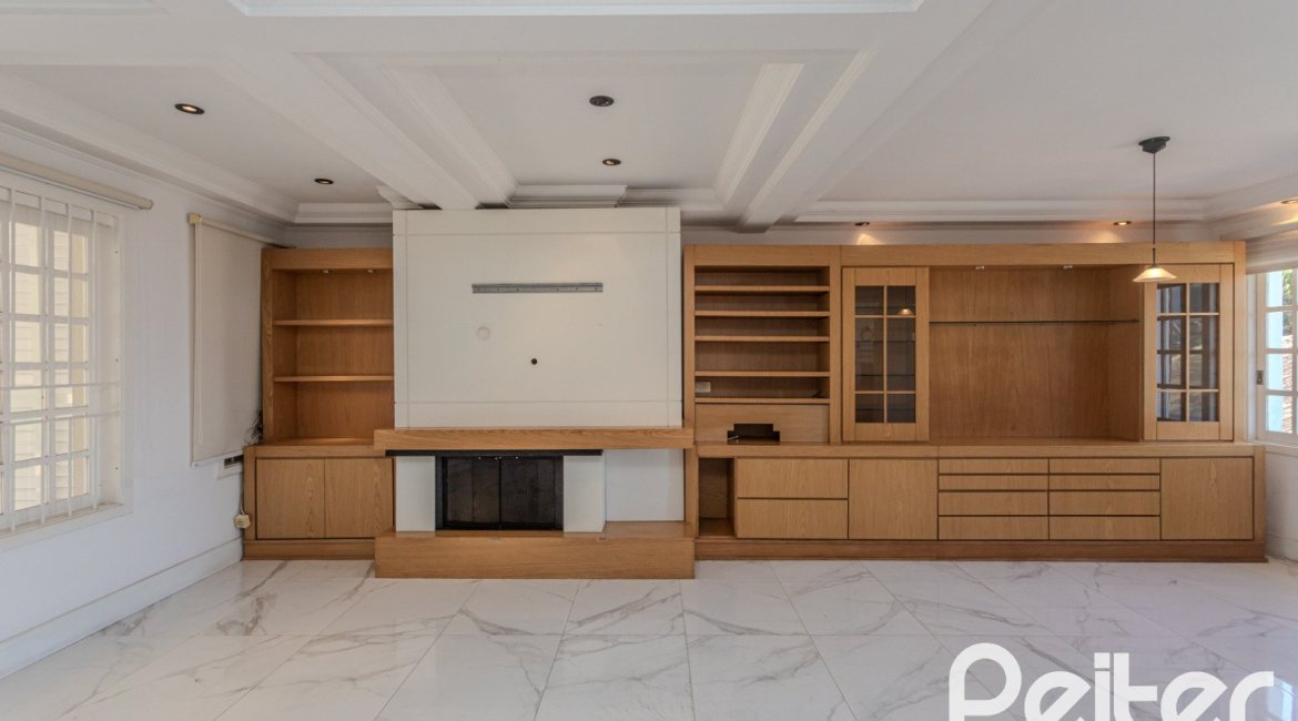 Casa à venda com 225m², 4 dormitórios, 4 suítes, 4 vagas, no bairro Espírito Santo em Porto Alegre