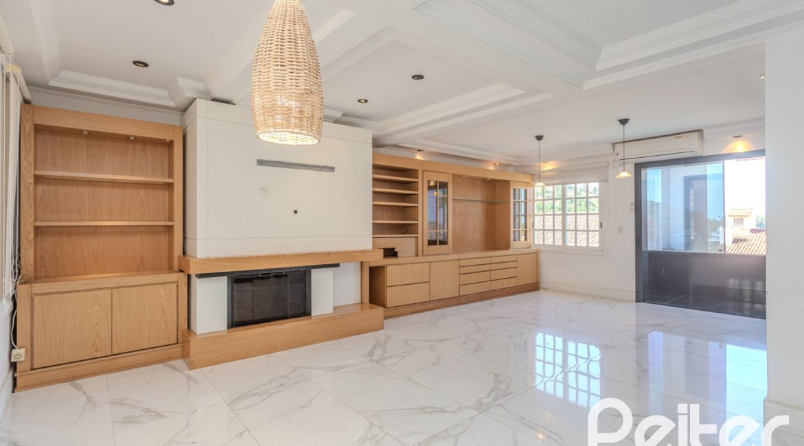 Casa à venda com 225m², 4 dormitórios, 4 suítes, 4 vagas, no bairro Espírito Santo em Porto Alegre