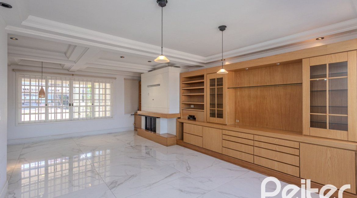 Casa à venda com 225m², 4 dormitórios, 4 suítes, 4 vagas, no bairro Espírito Santo em Porto Alegre