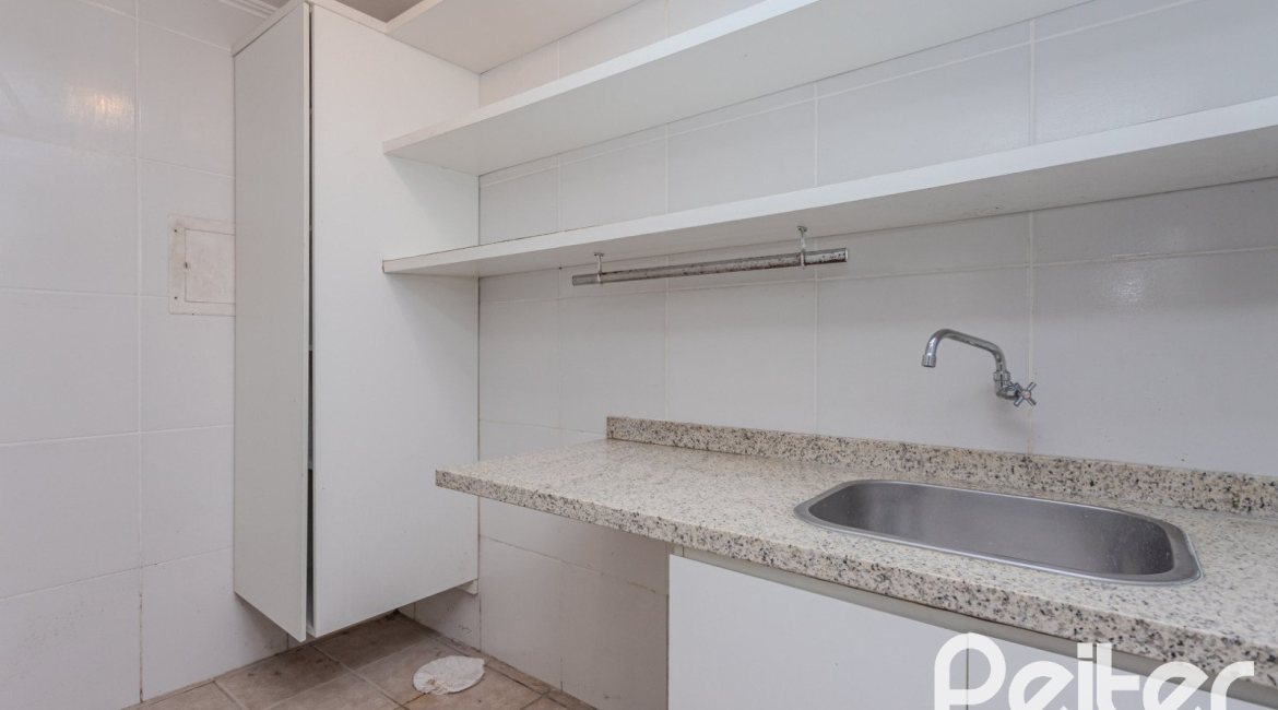 Casa à venda com 225m², 4 dormitórios, 4 suítes, 4 vagas, no bairro Espírito Santo em Porto Alegre