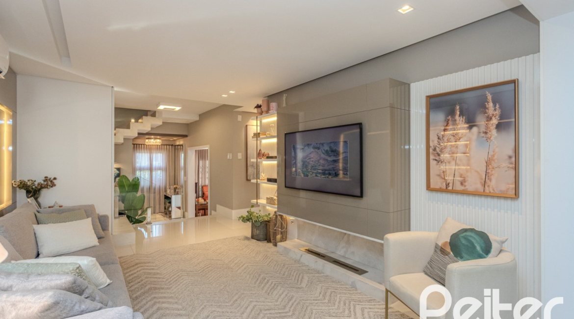 Casa à venda com 265m², 3 dormitórios, 3 suítes, 4 vagas, no bairro Ipanema em Porto Alegre