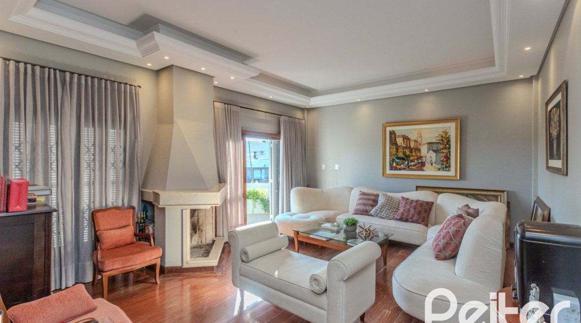 Casa à venda com 265m², 3 dormitórios, 3 suítes, 4 vagas, no bairro Ipanema em Porto Alegre