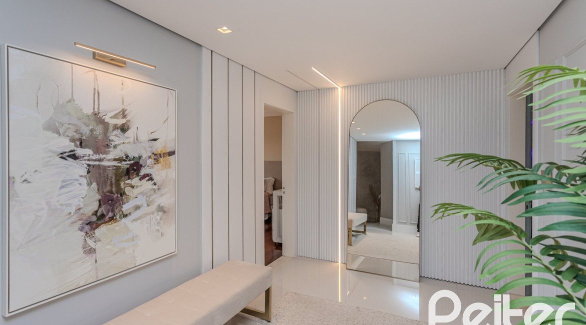 Casa à venda com 265m², 3 dormitórios, 3 suítes, 4 vagas, no bairro Ipanema em Porto Alegre