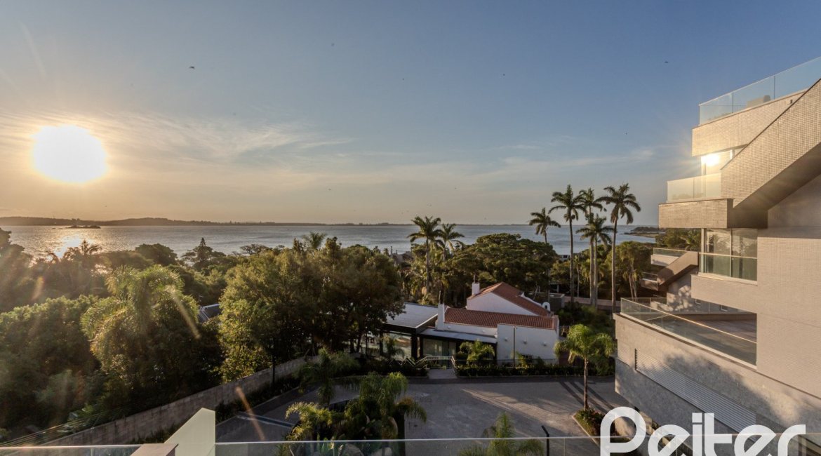 Apartamento à venda com 193m², 3 dormitórios, 3 suítes, 4 vagas, no bairro Tristeza em Porto Alegre