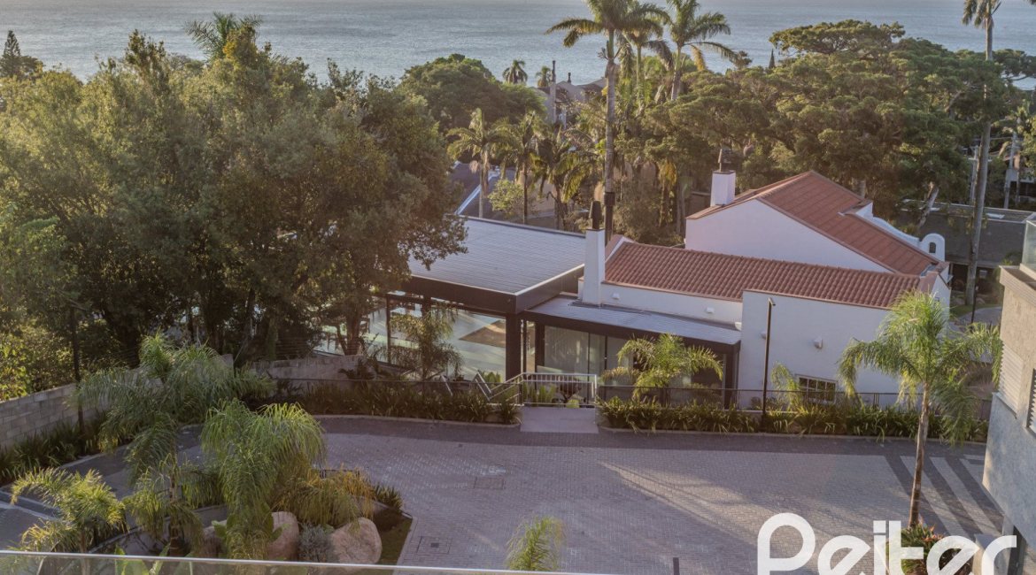 Apartamento à venda com 193m², 3 dormitórios, 3 suítes, 4 vagas, no bairro Tristeza em Porto Alegre