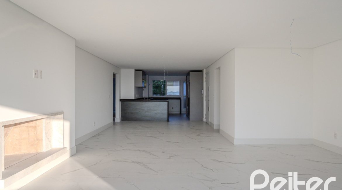 Apartamento à venda com 193m², 3 dormitórios, 3 suítes, 4 vagas, no bairro Tristeza em Porto Alegre