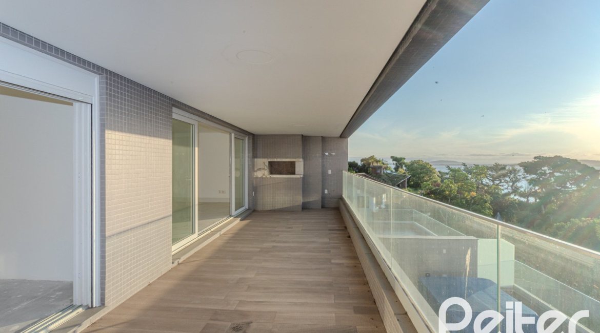 Apartamento à venda com 193m², 3 dormitórios, 3 suítes, 4 vagas, no bairro Tristeza em Porto Alegre