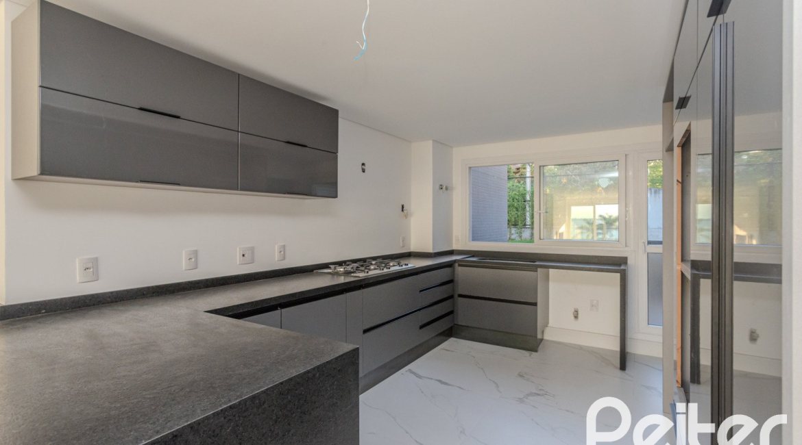 Apartamento à venda com 193m², 3 dormitórios, 3 suítes, 4 vagas, no bairro Tristeza em Porto Alegre