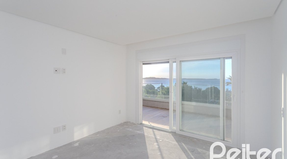 Apartamento à venda com 193m², 3 dormitórios, 3 suítes, 4 vagas, no bairro Tristeza em Porto Alegre