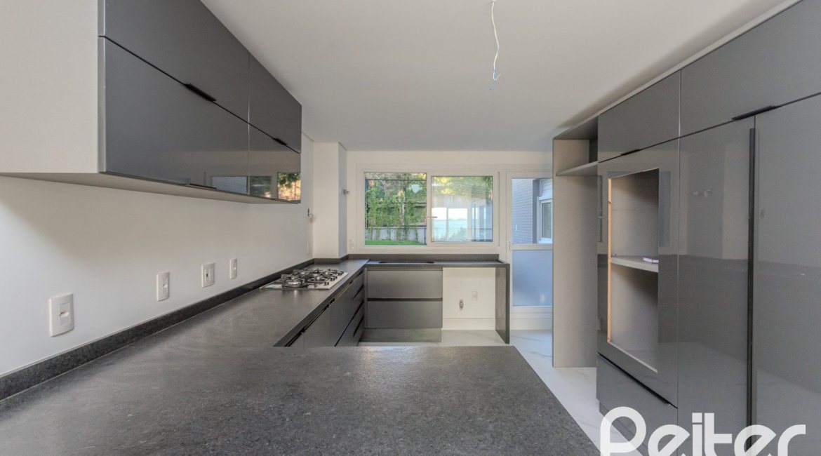 Apartamento à venda com 193m², 3 dormitórios, 3 suítes, 4 vagas, no bairro Tristeza em Porto Alegre