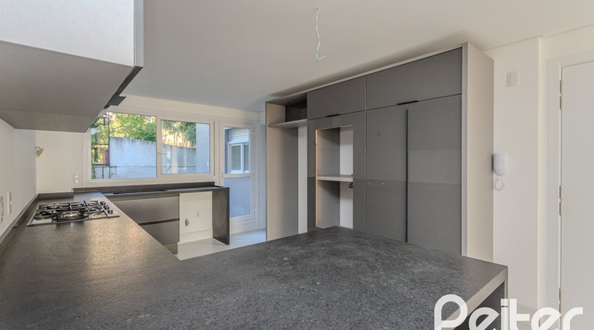 Apartamento à venda com 193m², 3 dormitórios, 3 suítes, 4 vagas, no bairro Tristeza em Porto Alegre