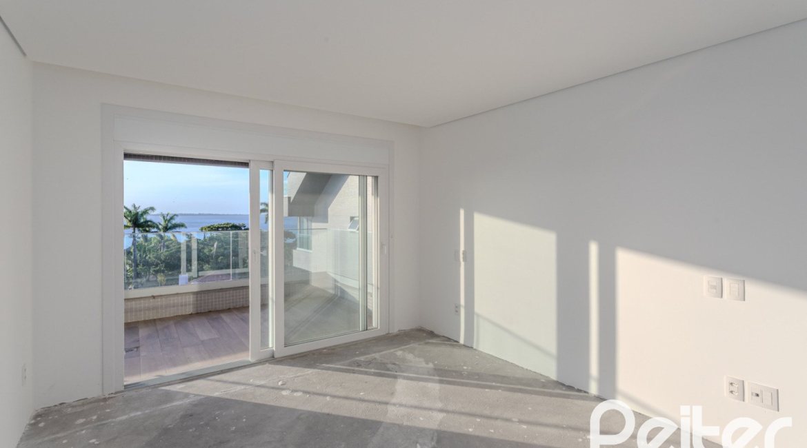 Apartamento à venda com 193m², 3 dormitórios, 3 suítes, 4 vagas, no bairro Tristeza em Porto Alegre