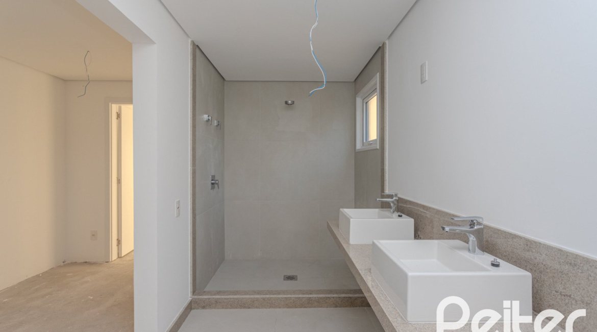 Apartamento à venda com 193m², 3 dormitórios, 3 suítes, 4 vagas, no bairro Tristeza em Porto Alegre